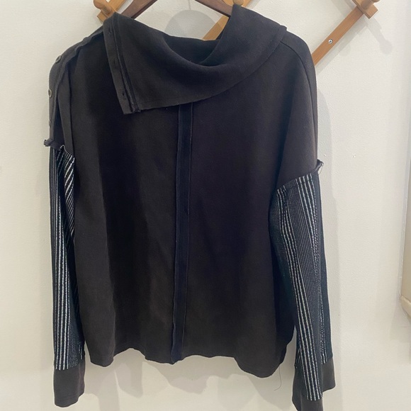 Vintage POL asymmetrical sweater with snaps - Picture 5 of 6